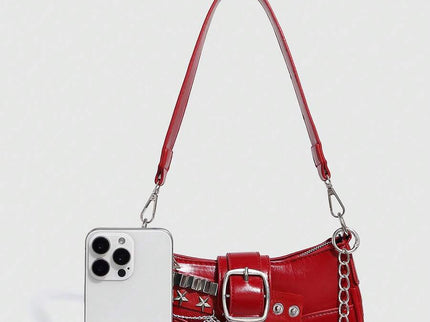 Sac à bandoulière avec chaine et motif en argenté rouge uni avec cerise vu telephone taille 