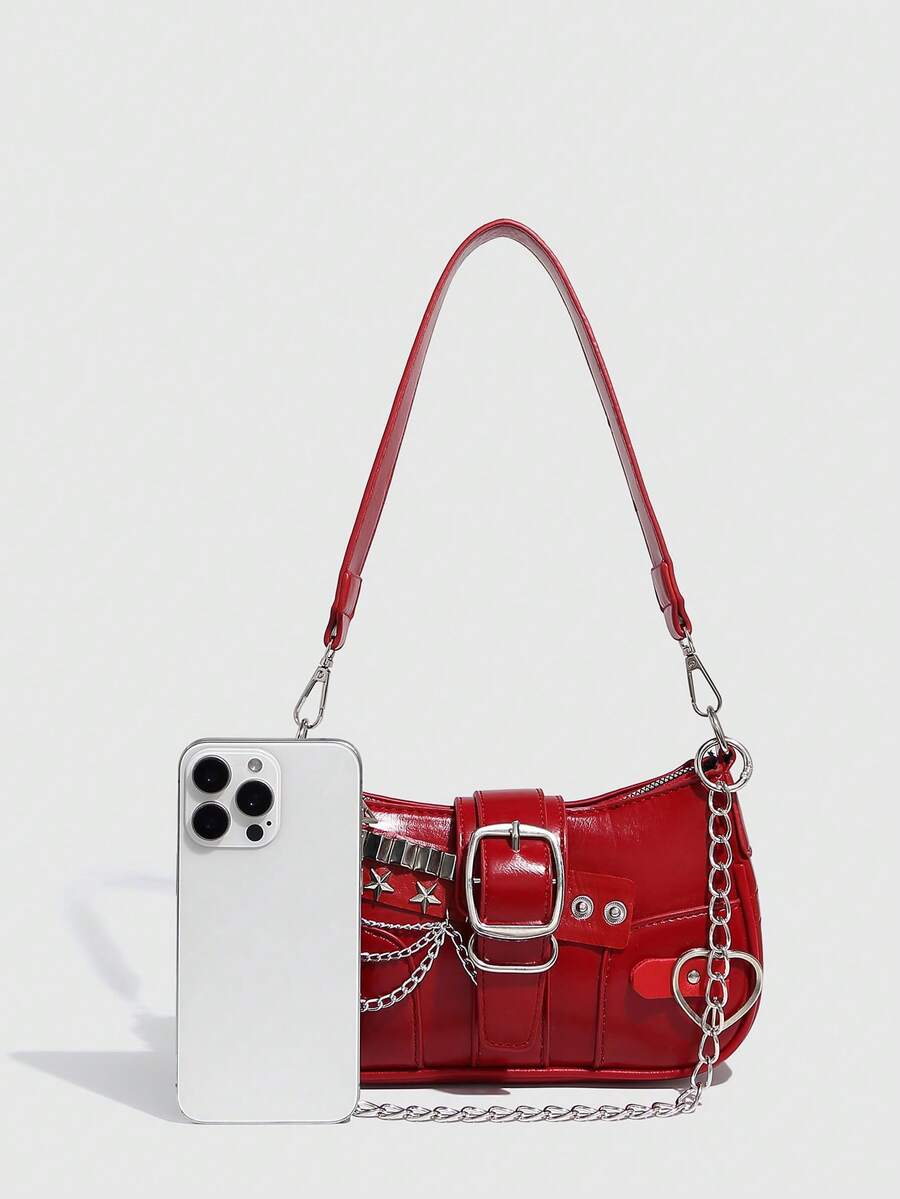 Sac à bandoulière avec chaine et motif en argenté rouge uni avec cerise vu telephone taille 