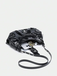 Sac en Simili Cuir a bandouliere pour femme noir cuir lisse detail affaire sac penche
