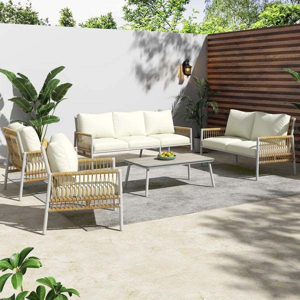 Salon de jardin ROBLE installé sur terrasse avec tapis et végétation – Design chaleureux et naturel