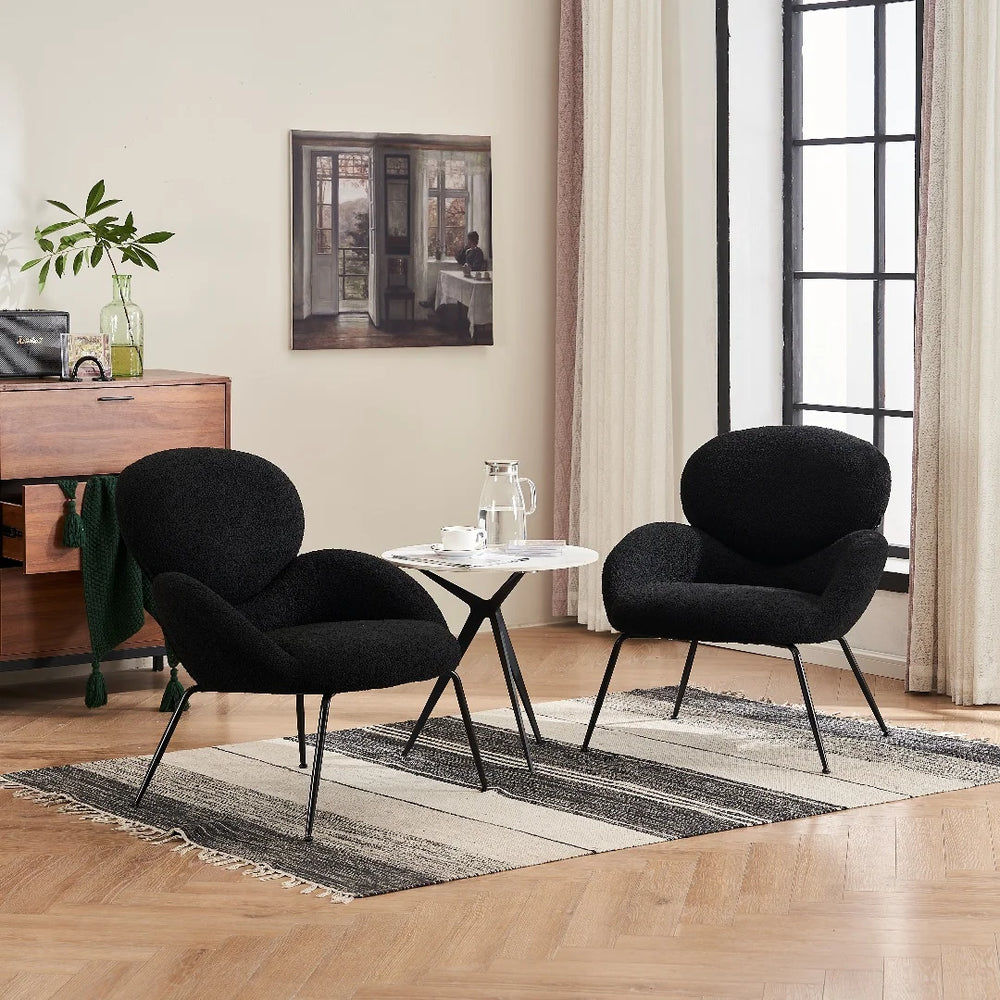 chaise PAEU en velours noir avec accoudoirs et pieds métal


