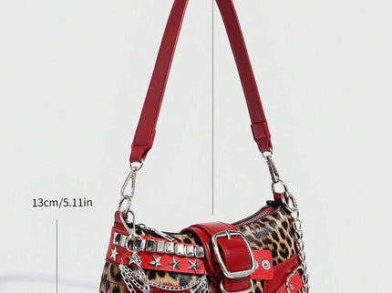 dimension Sac à bandoulière avec chaine et motif en argenté rouge, leopard avec cerise et accessoire vu de cote detail 
