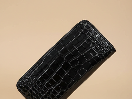 portefeuille femme ecaille crocodile croci noir fond uni