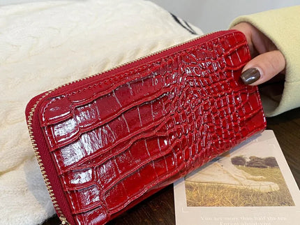 portefeuille femme ecaille crocodile croci rouge 2