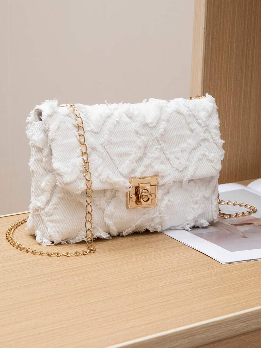 sac à main femme style moderne texture travaillée 3